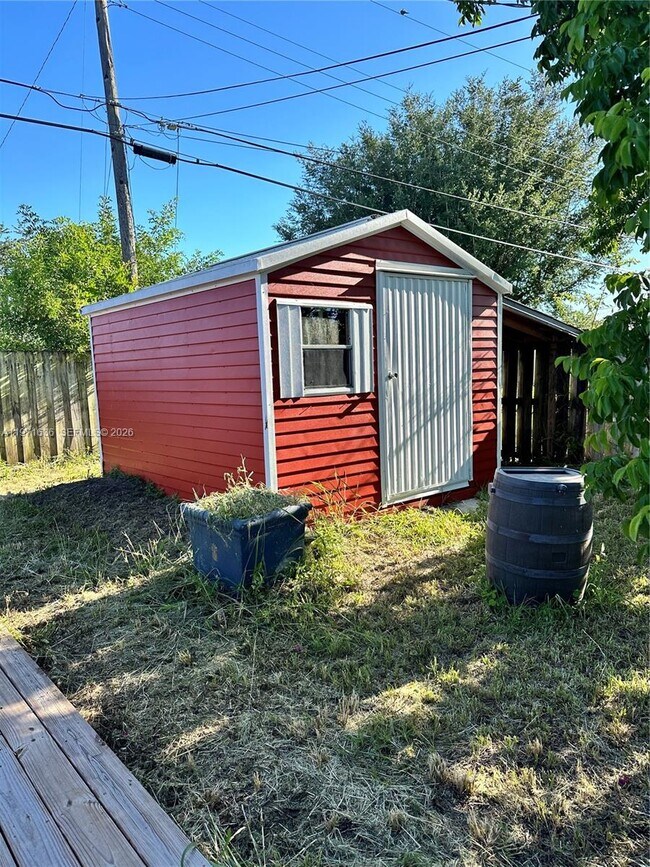 Building Photo - 108 SE Soneto Ct