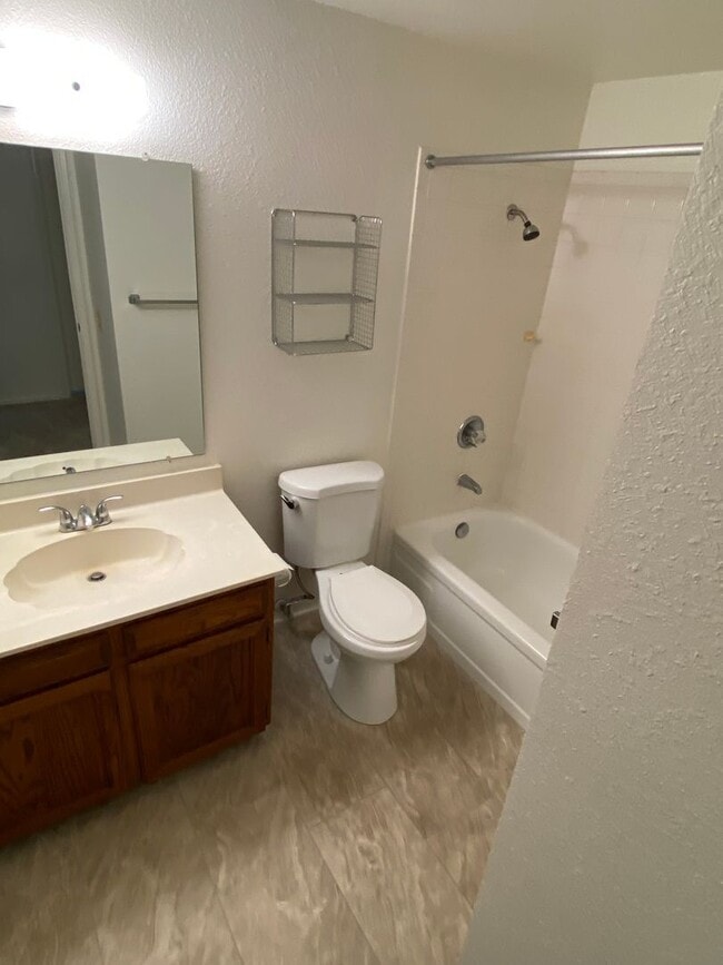 Building Photo - Chandler 3 Bedroom 1.75 Bathroom - Fireplace