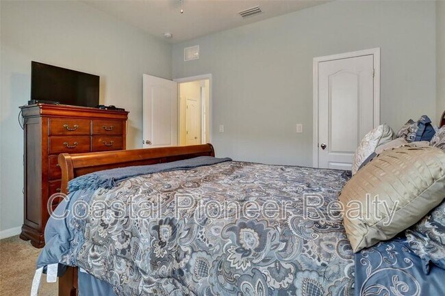 Building Photo - 16321 Treasure Point Dr