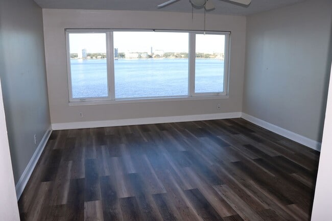 Building Photo - Luxurious Two-Story Condo with Breathtakin...