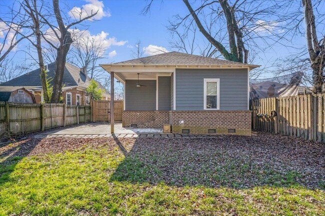 Building Photo - 2046 Courtland Pl