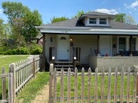 Building Photo - 15 N Riley Ave