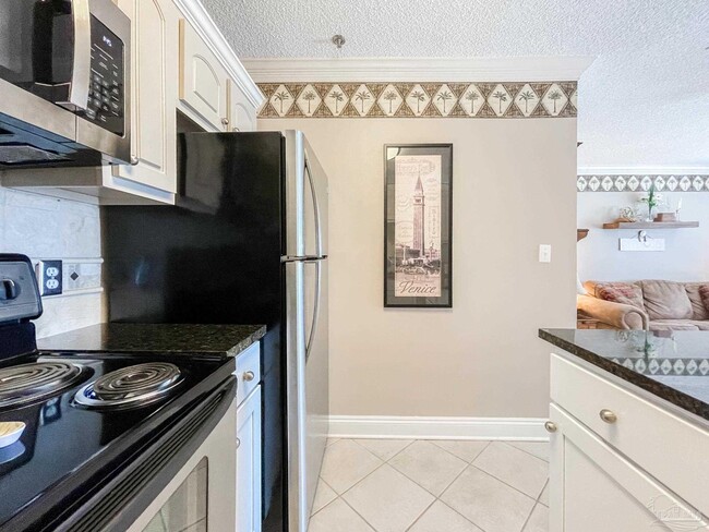 Building Photo - 13500 Sandy Key Dr