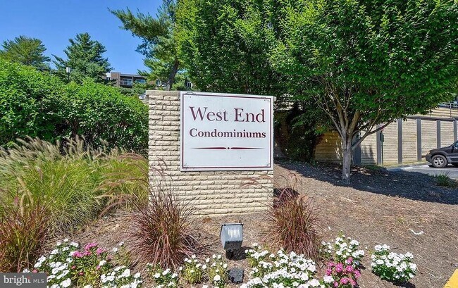 Building Photo - 12 S Van Dorn St