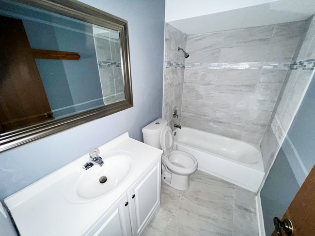 Building Photo - 1259 Cunningham Dr