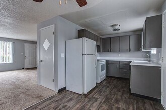 Building Photo - 1 bedroom 1 bath newly renovated unit at Shenandoah !