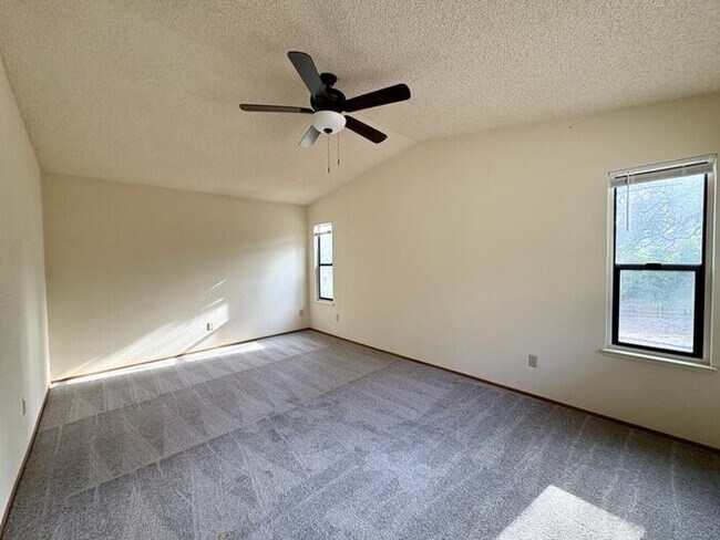 Building Photo - Beautiful Well Kept 3 bedroom for Rent - Folsom