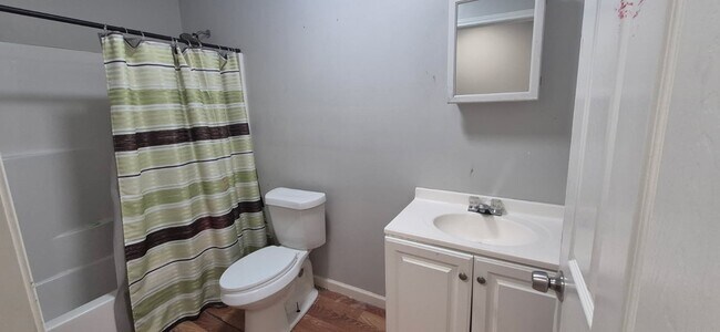 Building Photo - 9307 Coffee St