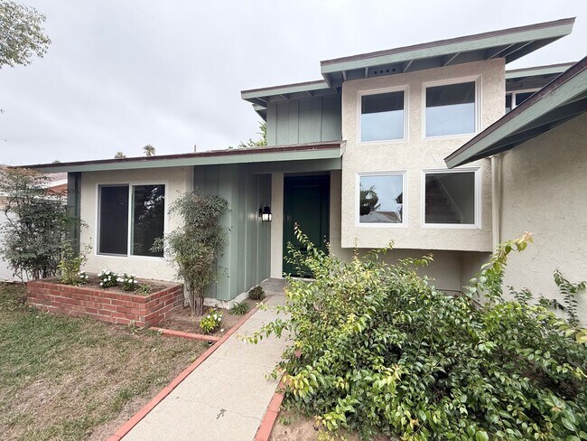 Primary Photo - Spacious 5-Bedroom, 2-Bath Retreat in Quie...
