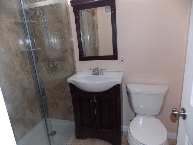 Building Photo - 71 Strawberry Hill Ave