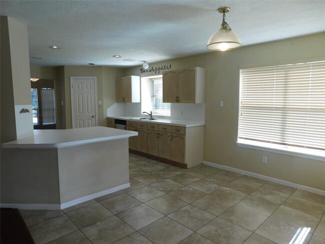Building Photo - 122 High Meadows Dr