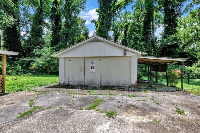 Building Photo - 216 Meadowood Ave