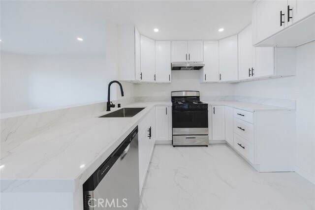 Building Photo - 620 S Lake St