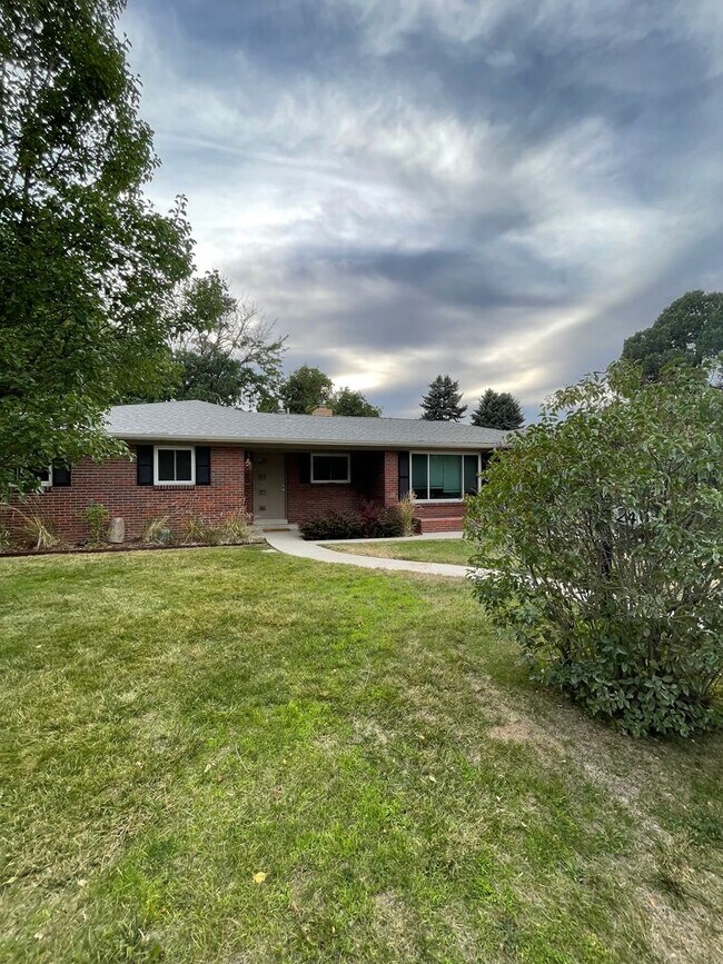 Building Photo - STUNNING Four Bedroom Ranch in Denver, CO-...