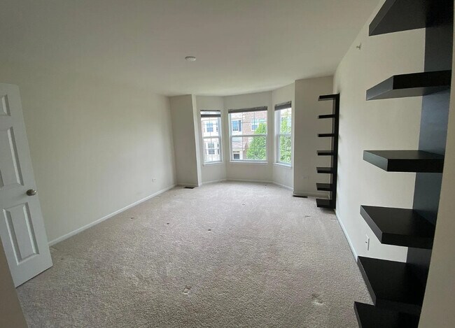 Building Photo - 2873 Henley Ln