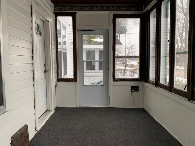 Building Photo - Two Bedroom House in Muskegon