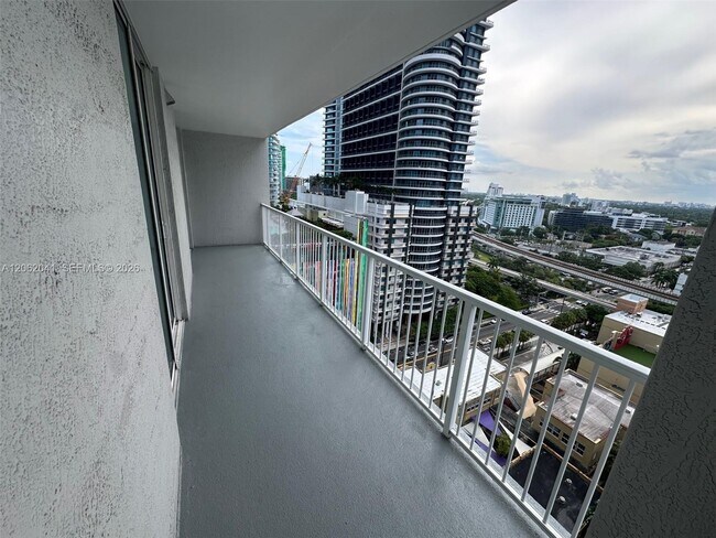 Building Photo - 1250 S Miami Ave
