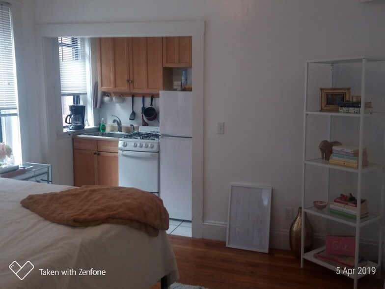 Primary Photo - 39 Hemenway St