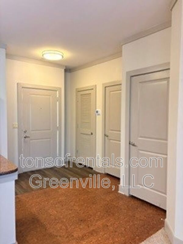 Building Photo - 98 E McBee Ave.
