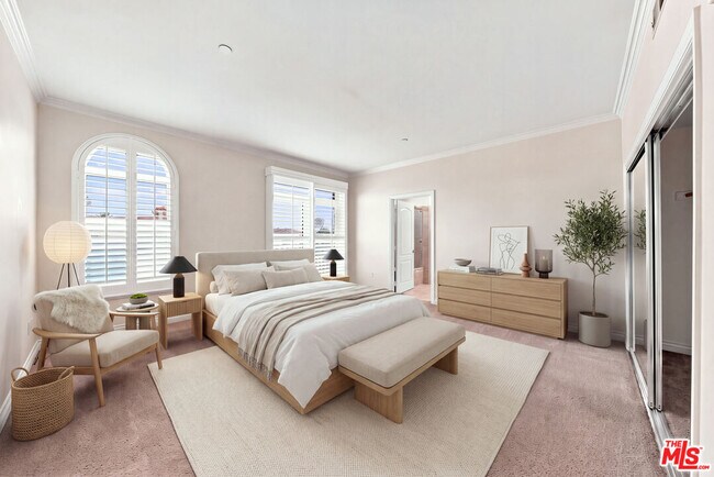 Building Photo - 956 S Wilton Pl
