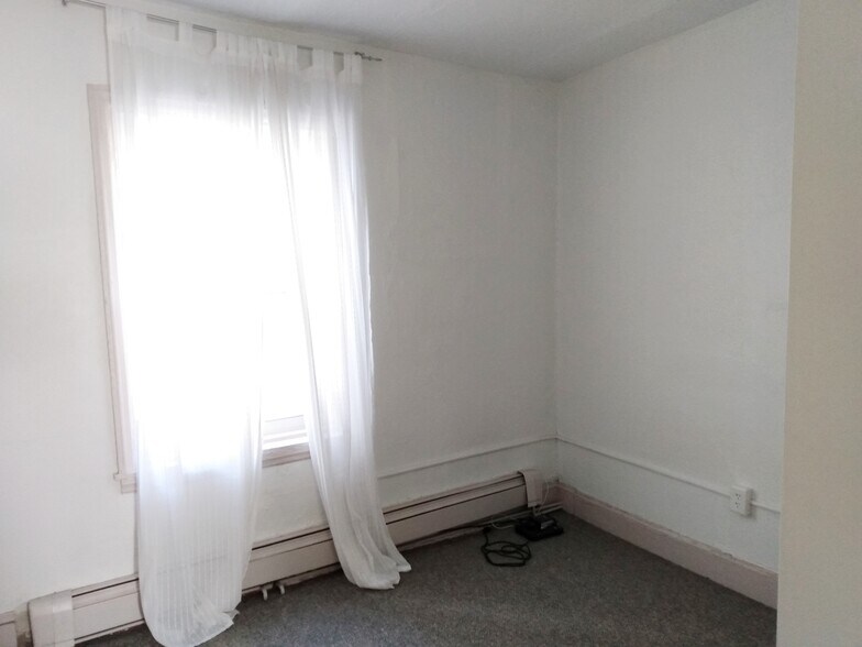 Bedroom - 1355 Ridge Ave