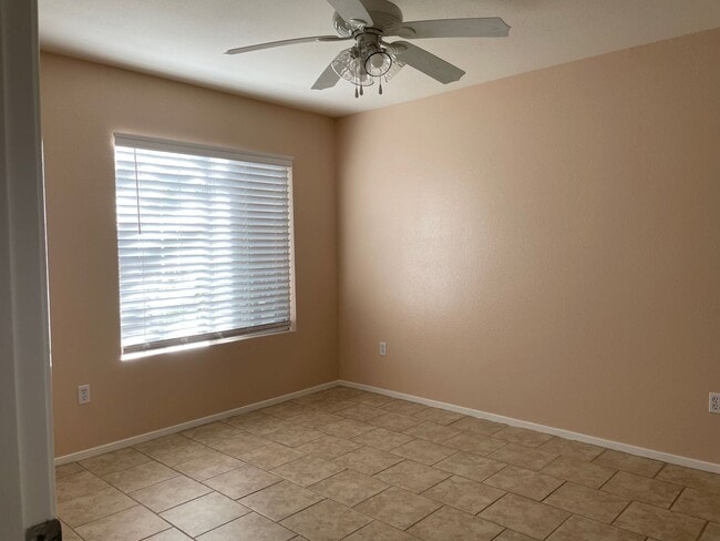 Building Photo - Gated First Floow Summerlin Condo - 2 Bedr...
