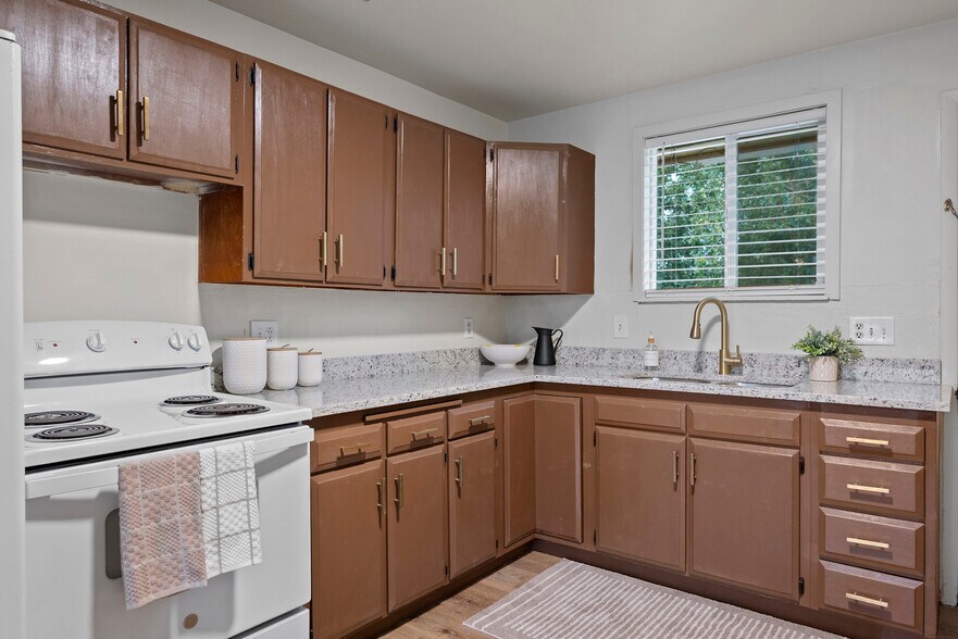 Building Photo - 287 N 300 W