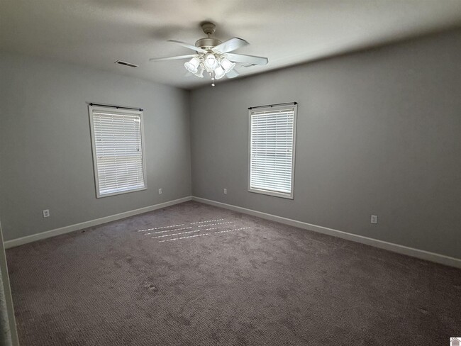 Building Photo - 2647 Legends Dr