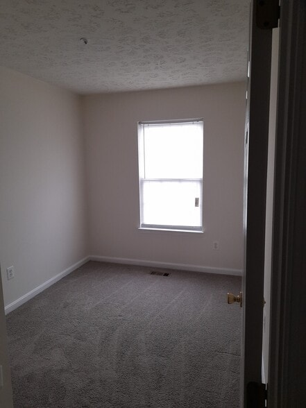 Building Photo - 2705 Claybrooke Dr