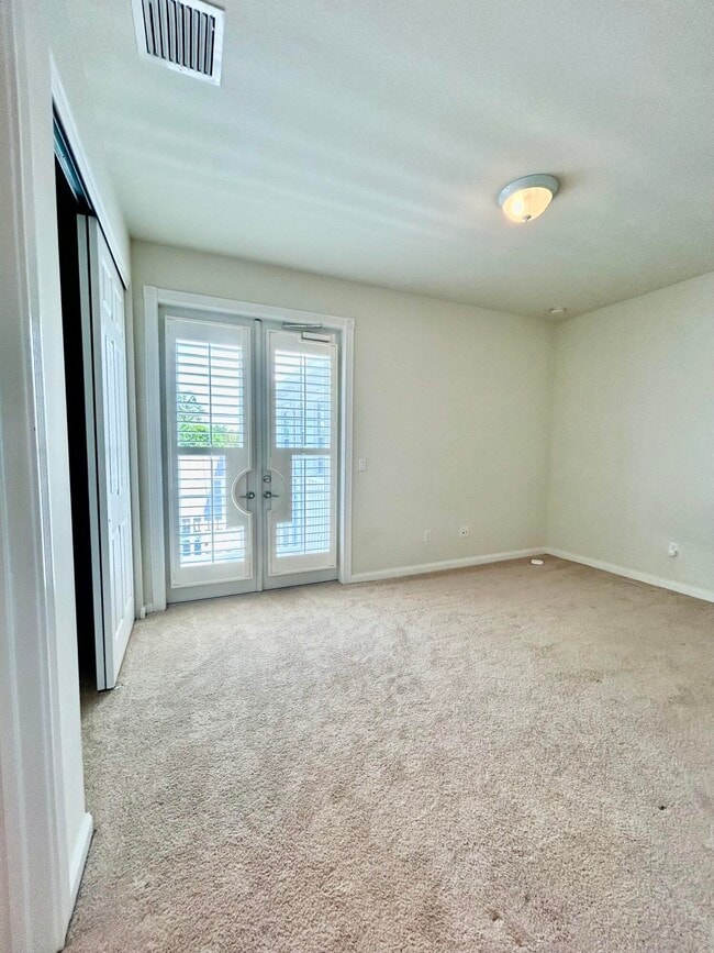 Building Photo - 1039 Tiki Dr