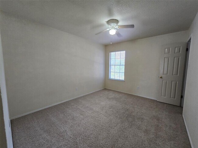 Building Photo - 505 Shant St