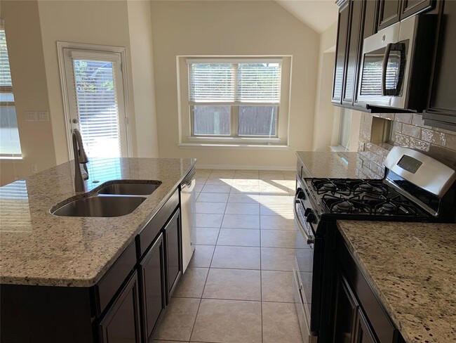 Building Photo - 501 Cardenas Ln