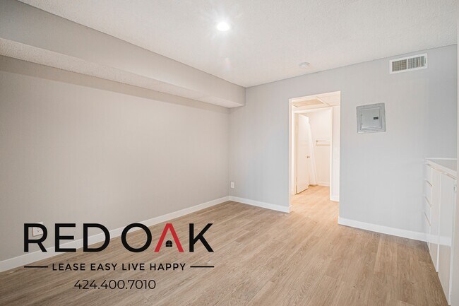 Building Photo - 8309 Cedros Ave