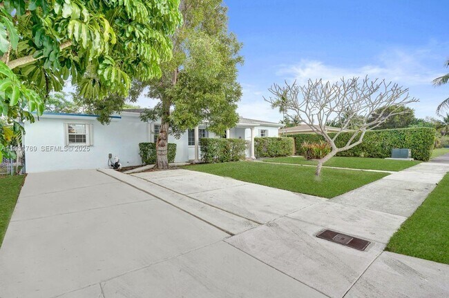 Building Photo - 6871 SW 50th Terrace