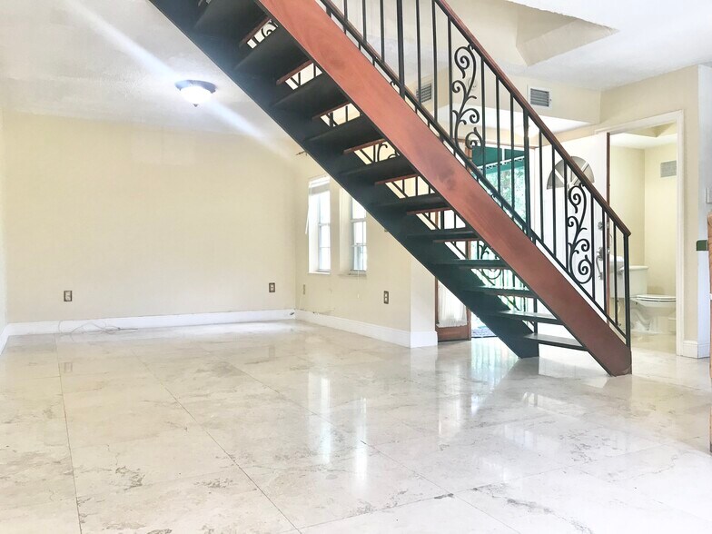 Building Photo - 3356 Bird Ave