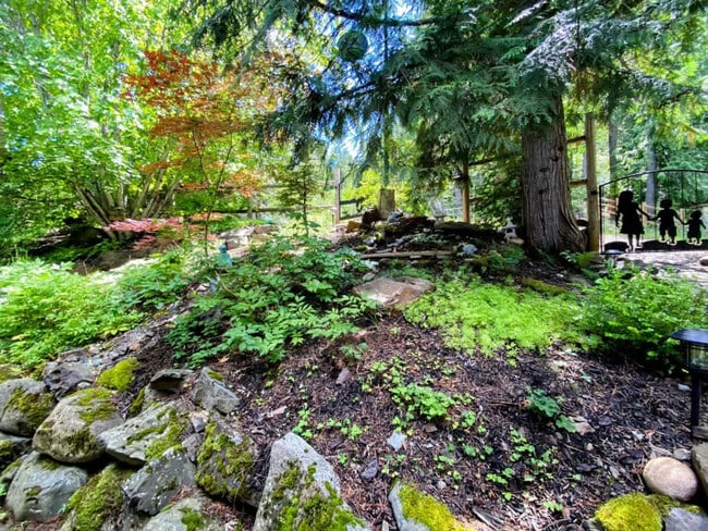 Building Photo - 449 Bay Dr