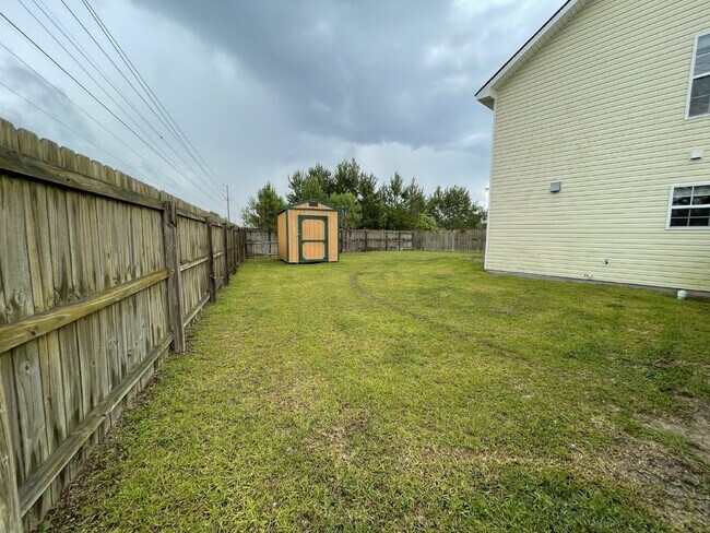 Building Photo - House for Rent