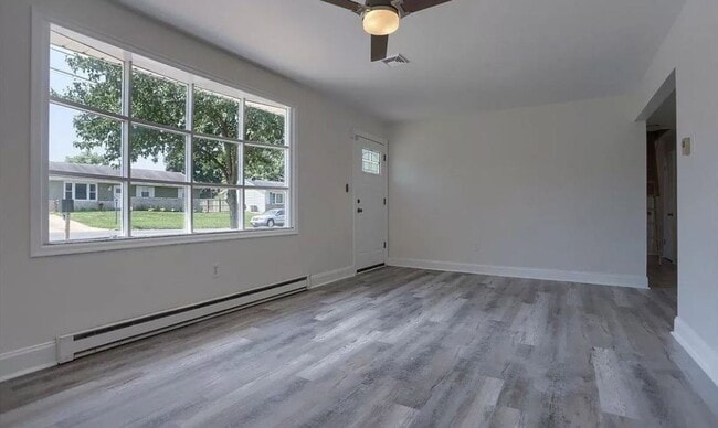 Building Photo - 1140 Loop Dr