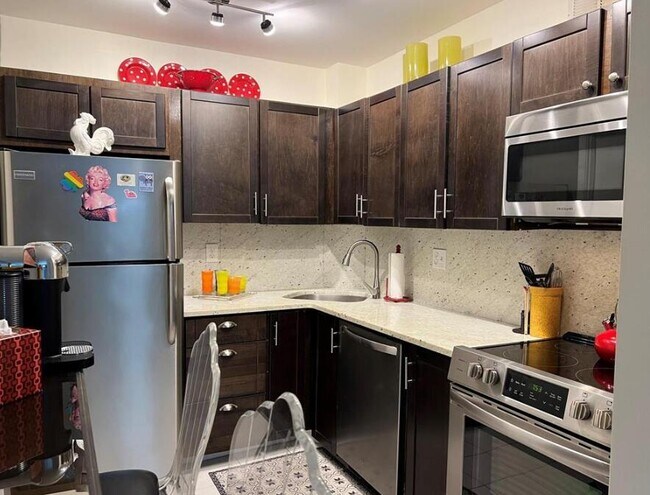 Building Photo - 1950 N Andrews Ave