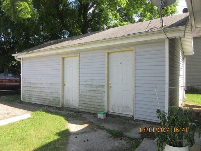 Building Photo - 3405 Fairfield Ave