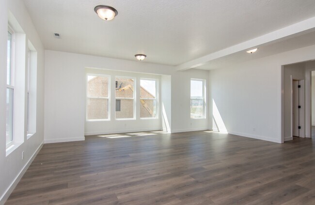 Building Photo - 11618 S Skyward Rd