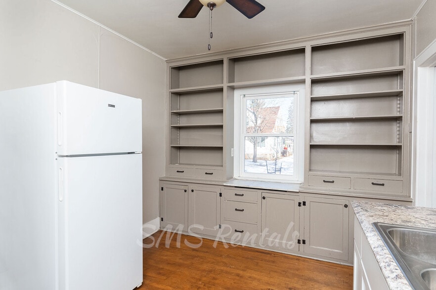 Building Photo - 319 Fink St