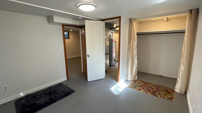 Building Photo - 1628 Smith Pl