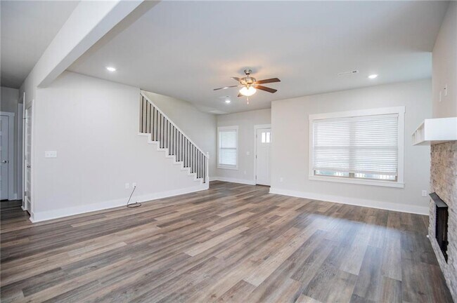 Building Photo - 437 Ramsey St