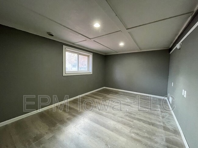 Building Photo - 1242 Edgewood Dr