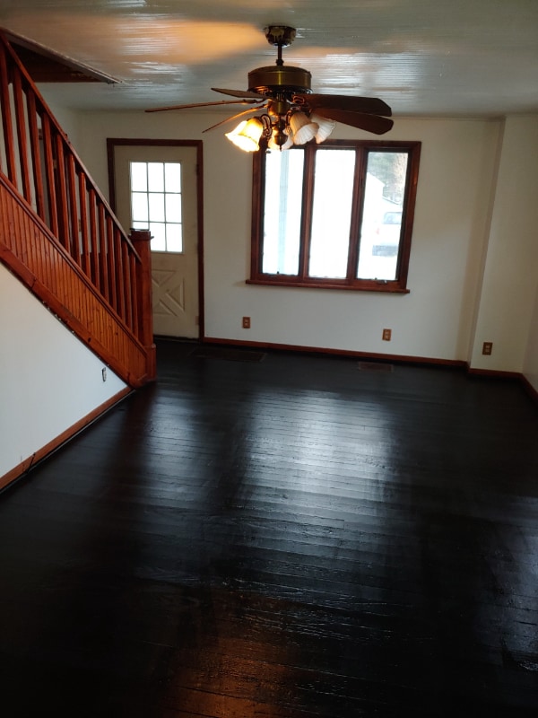 Building Photo - 106 Forest St