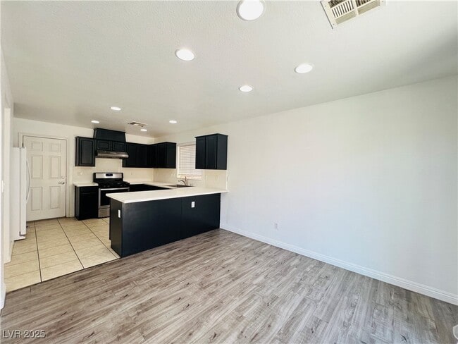 Building Photo - 9110 Iron Cactus Ave