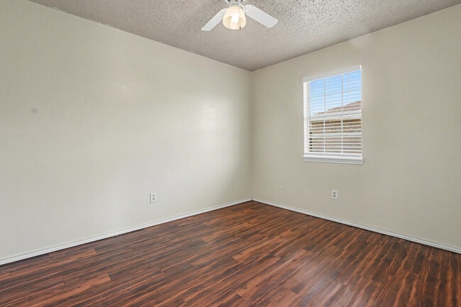 Building Photo - 1010 Hyden Ave