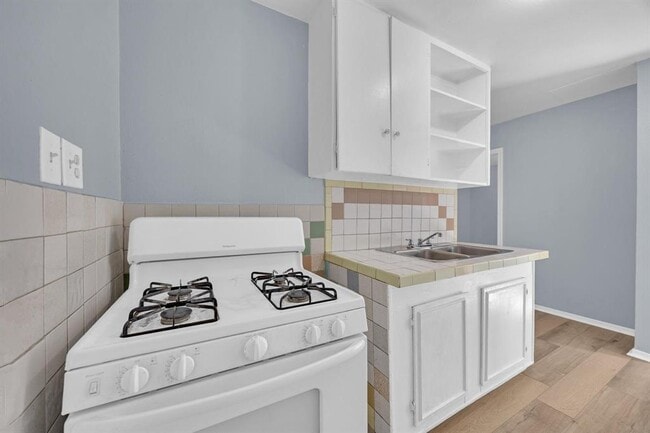 Building Photo - 1144 Northwestern Ave