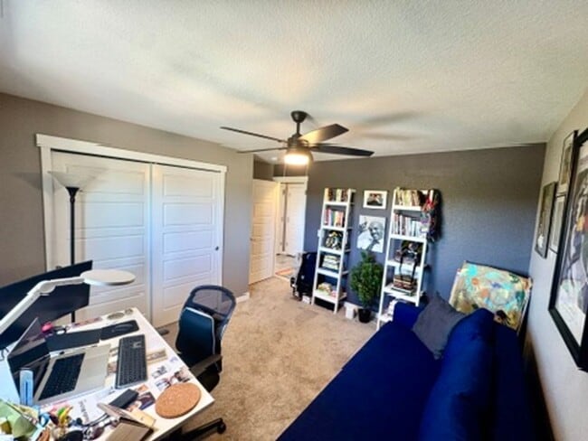 Building Photo - IMMACULATE TOWNHOME WITH 2 CAR ATTACHED GARAGE